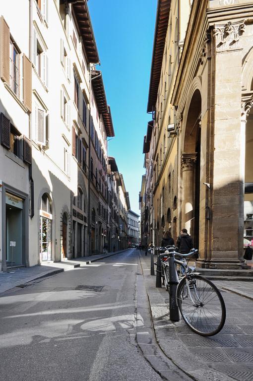 Old Tower Ponte Vecchio Suite ฟลอเรนซ์ ภายนอก รูปภาพ