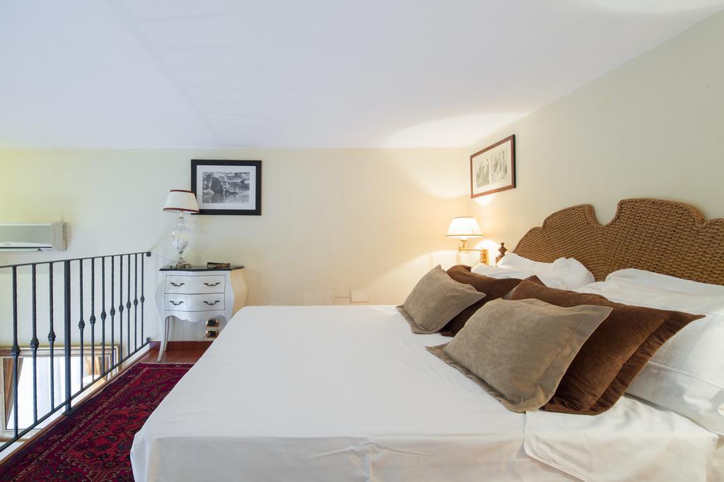 Old Tower Ponte Vecchio Suite ฟลอเรนซ์ ภายนอก รูปภาพ